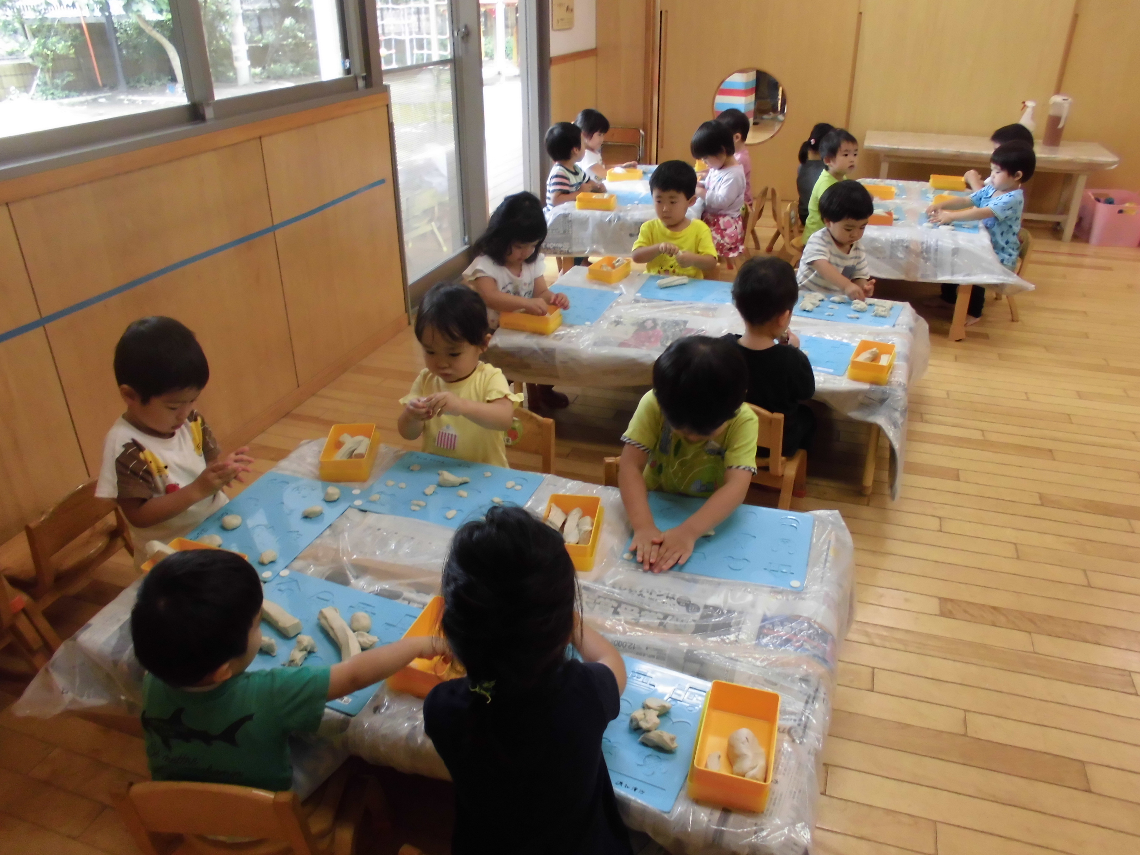 ちょうちょ組☆初めての粘土遊び