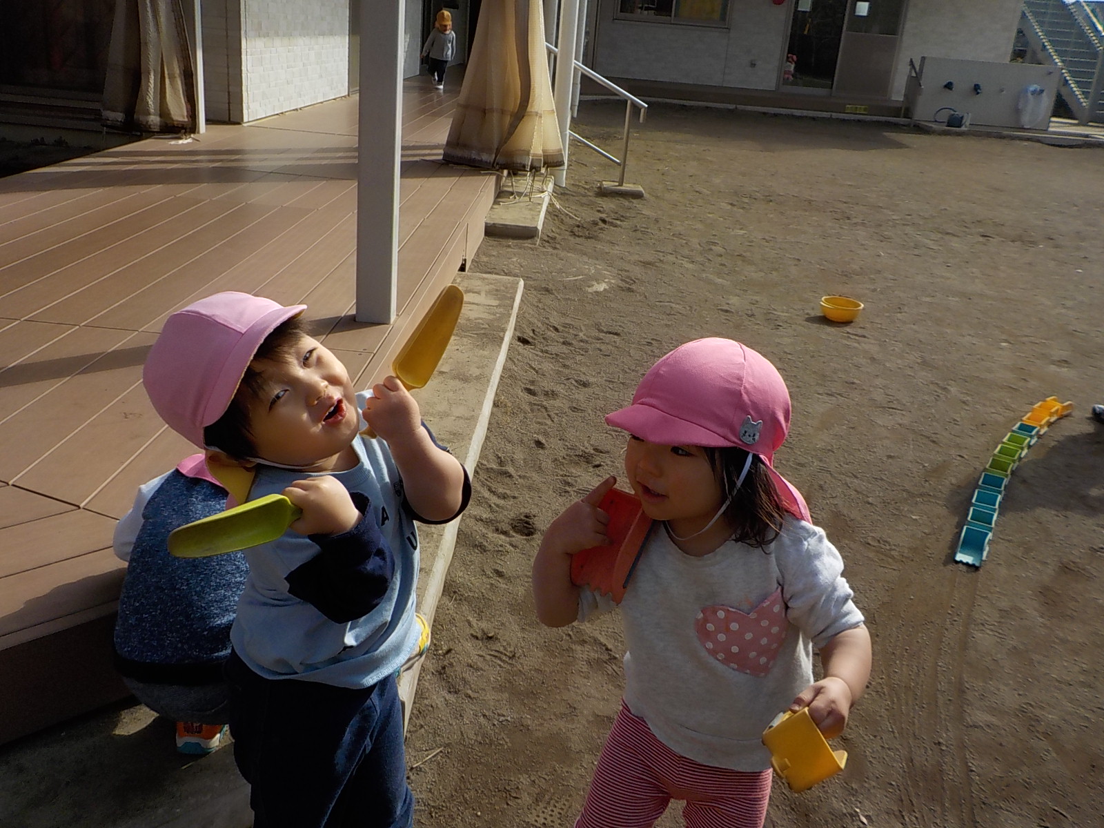 はな組（1歳）＊園庭遊び