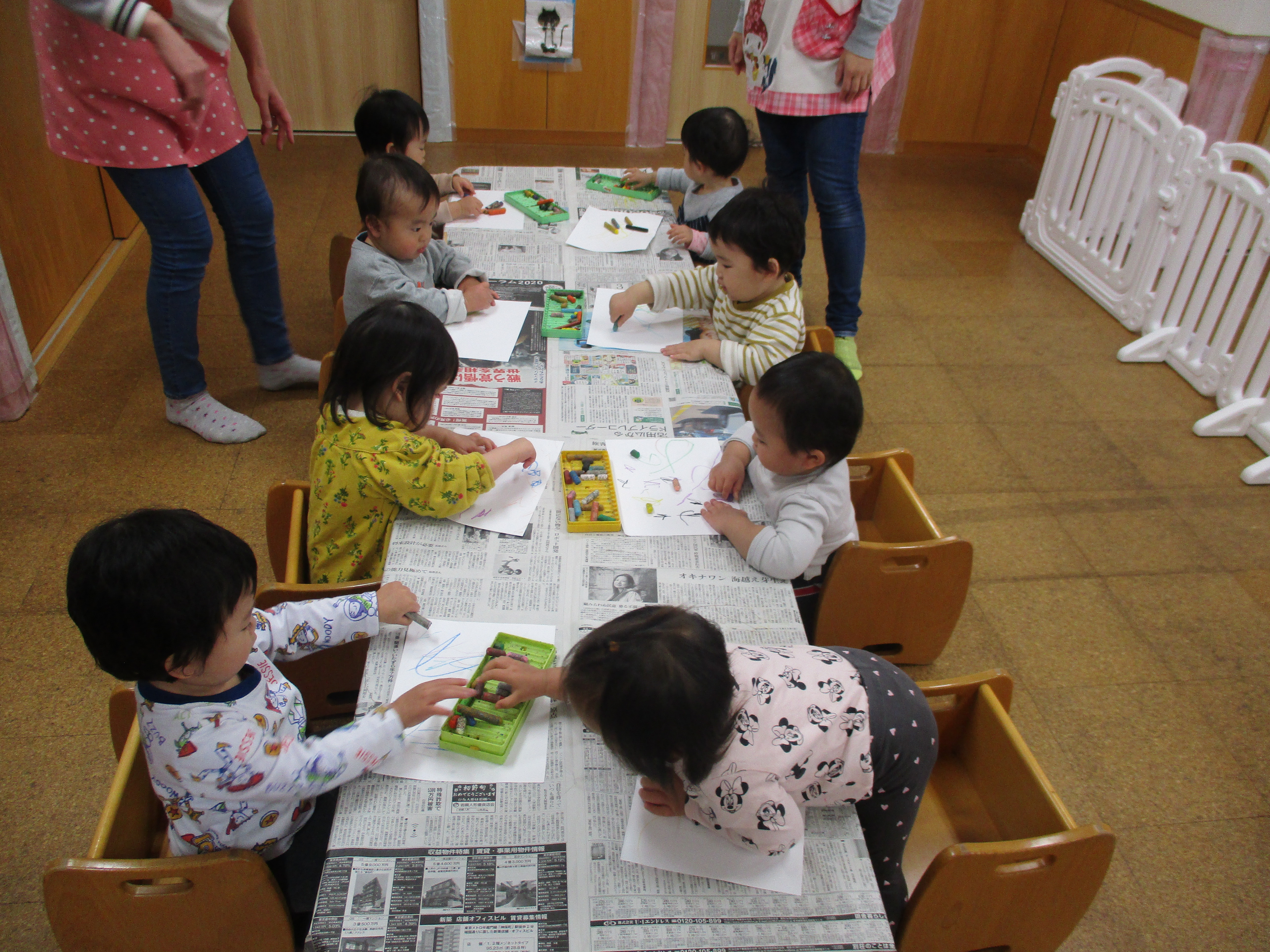 つぼみ組(0歳児）ひなまつり制作