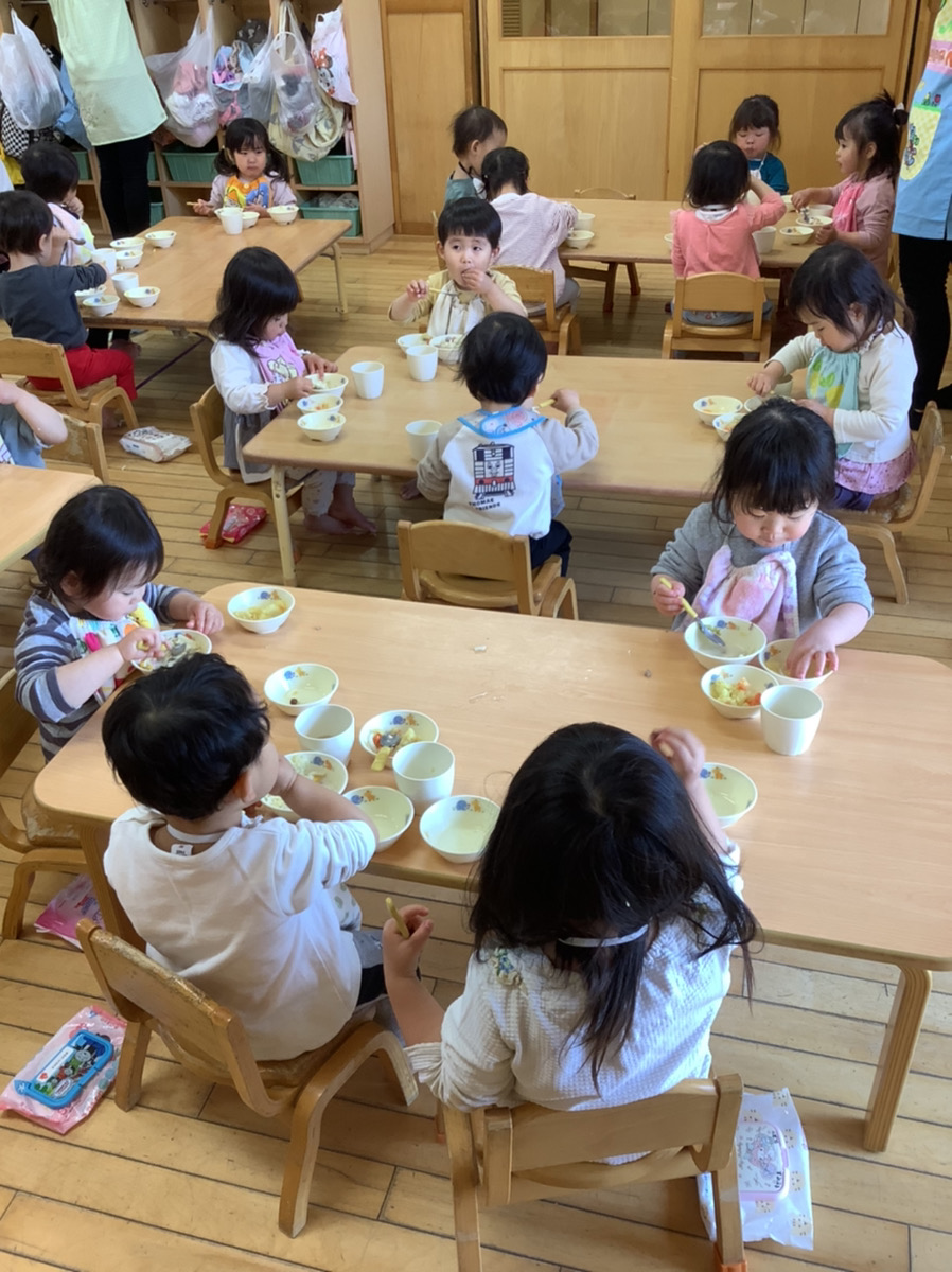 はな組☆新しいちょうちょ組のお部屋でお昼ごはん♪