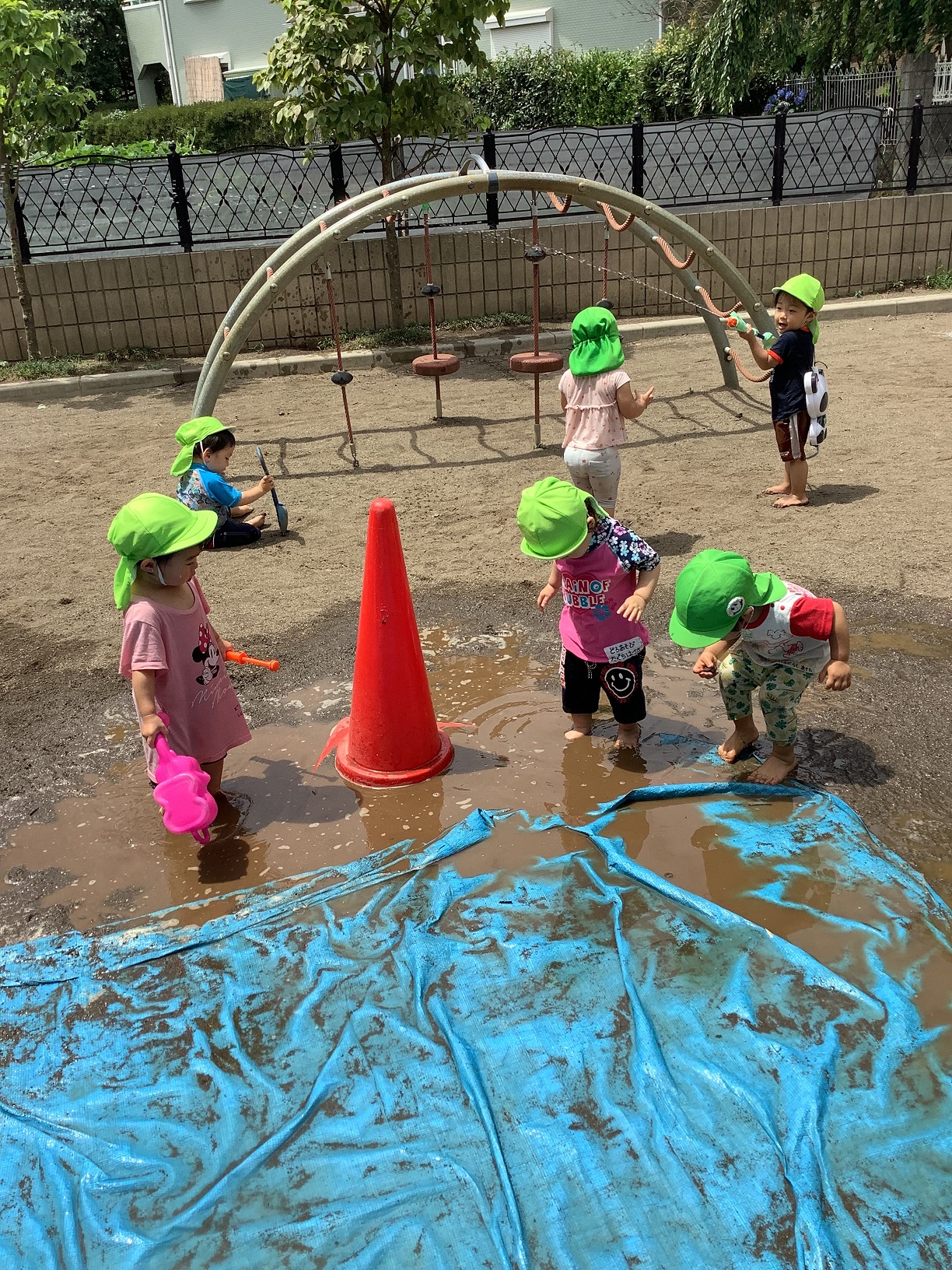 はな組　初めての水遊び