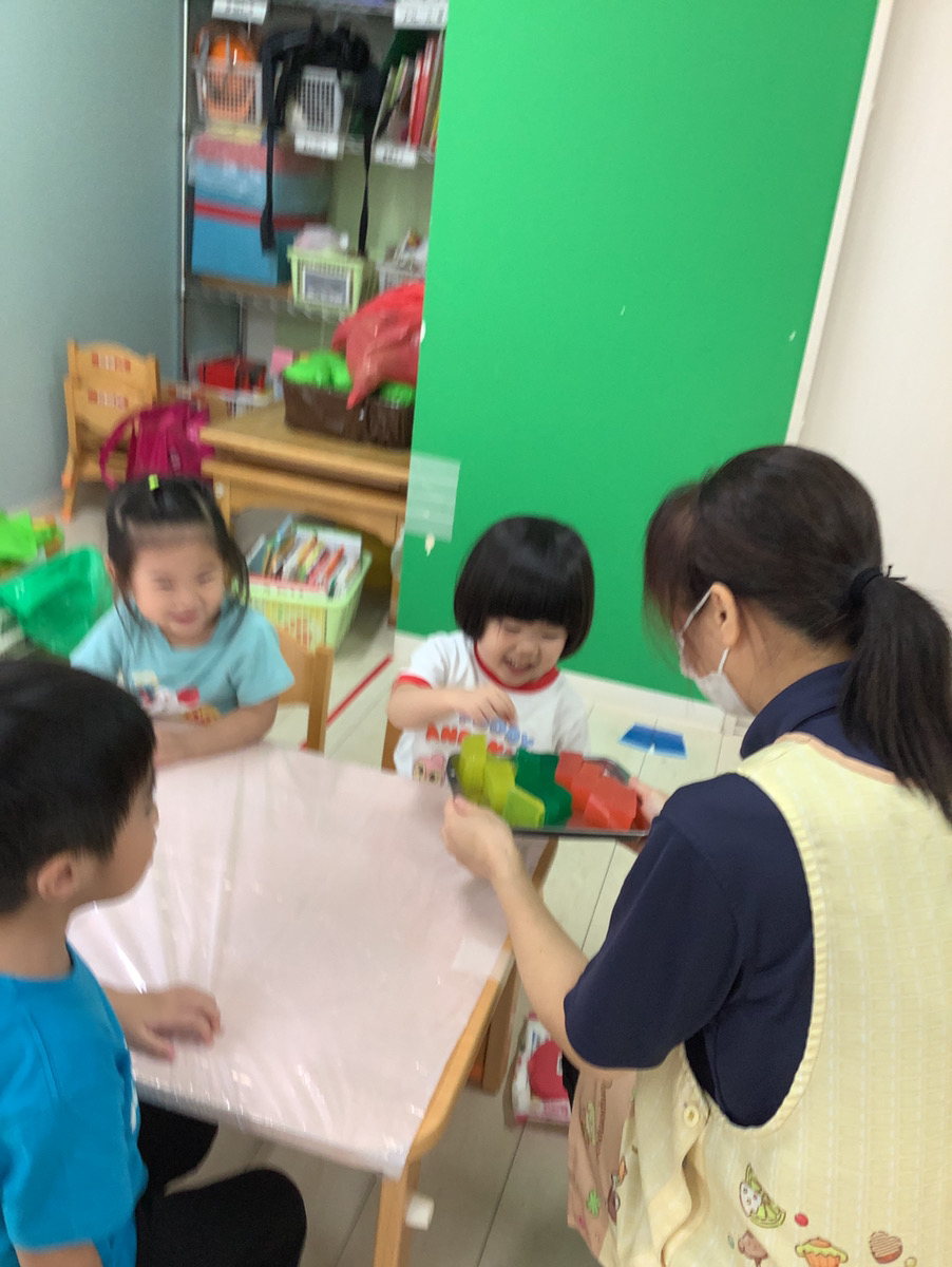 第二保育園☆寒天遊びの様子