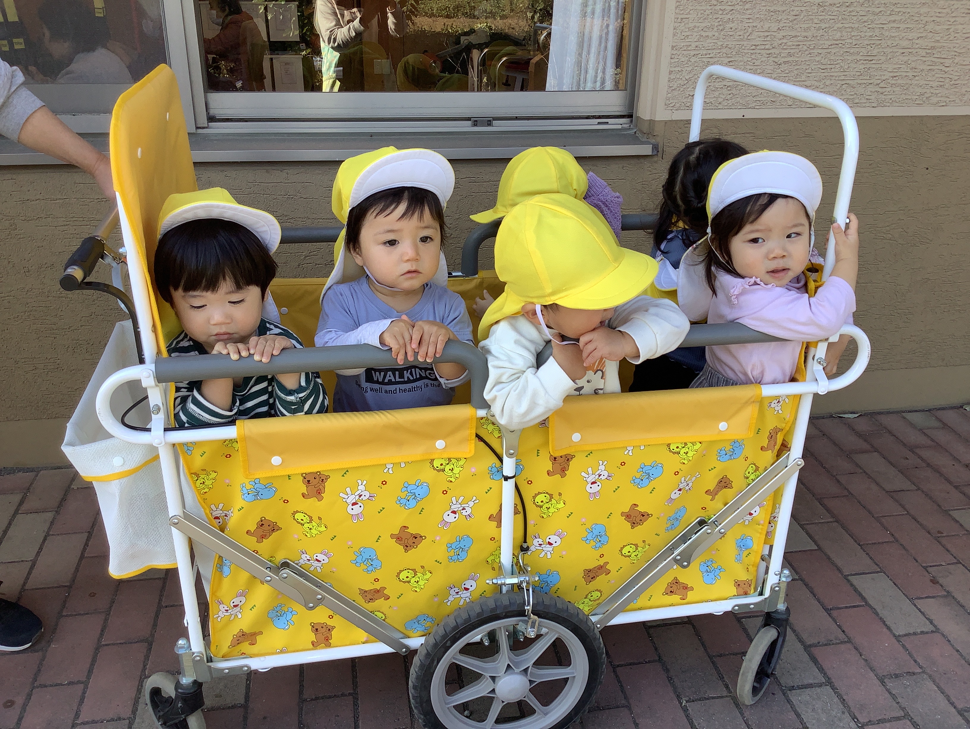 つぼみ組　バギーでお散歩